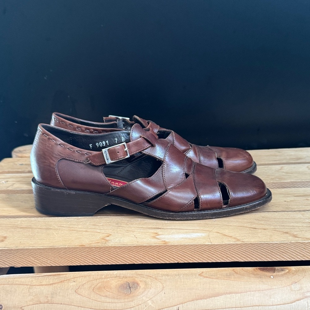 Cole Haan Women’s Brown Leather shoes. Size 7